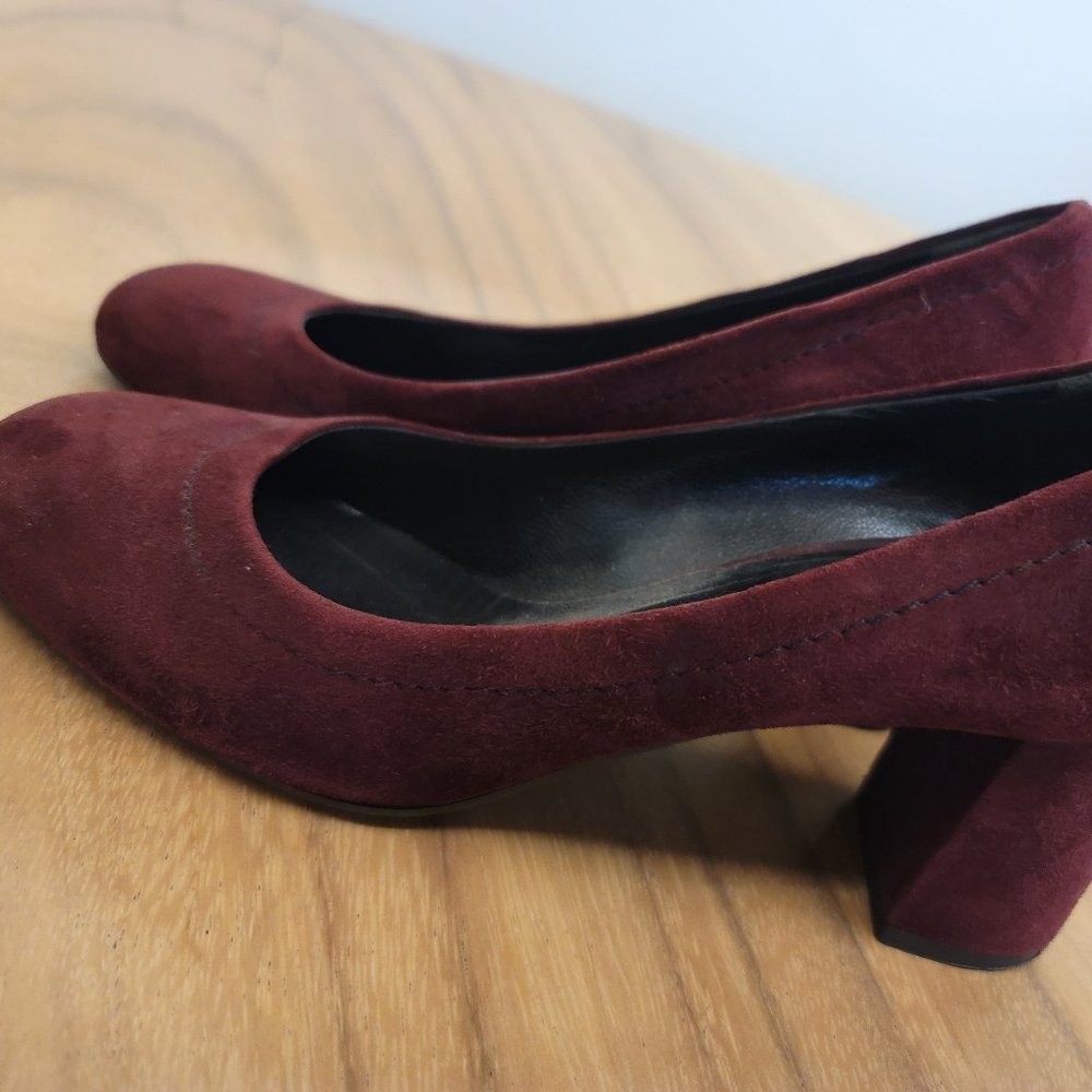 Rizzo suede burgundy color shoes with round toe and block heels size 36